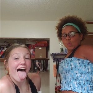 Meet your Posher, Ella